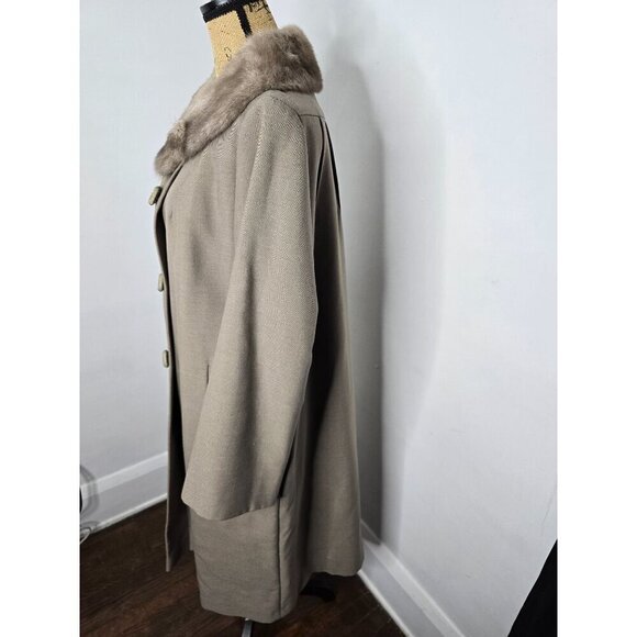 Vintage 1960s Swing Coat with Real Fur Collar - Picture 2 of 16